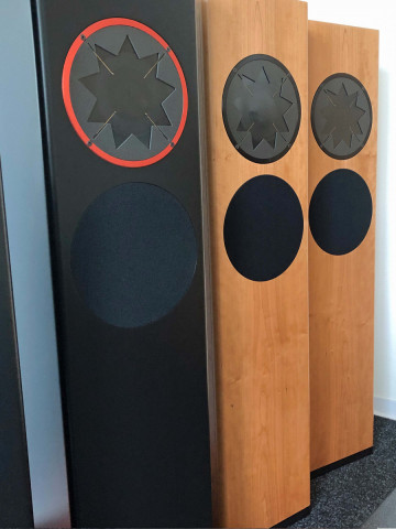 Signalschwarz matt / Kirsche