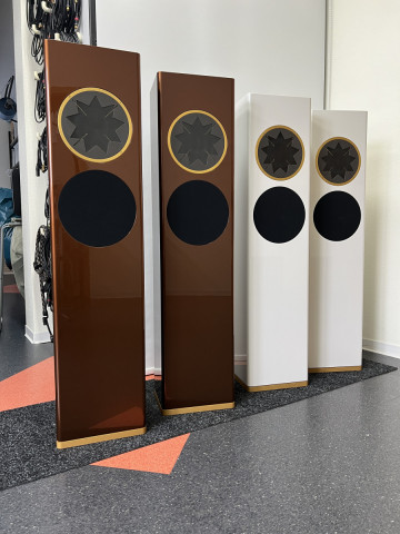 UltraHighgloss Ipanema brown + UltraHighgloss Ivory